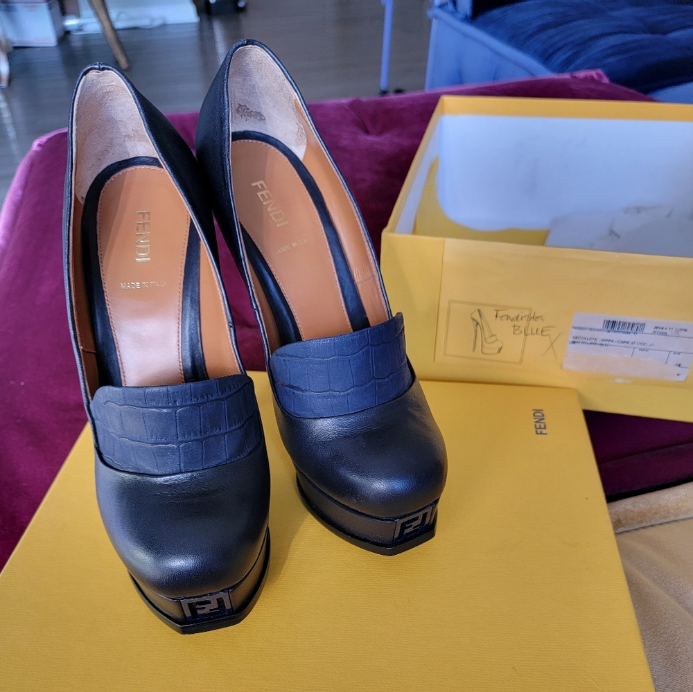 NAVY BLUE 💙💙💙HEELS 👠 💙